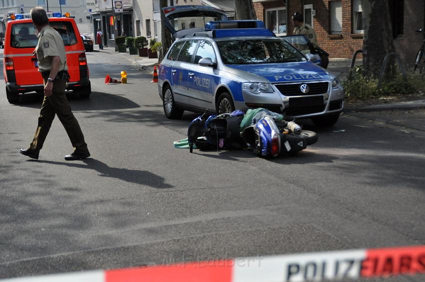 VU nach Verfolgungsfahrt Koeln Ossendorf Frohnhofstr P21.JPG